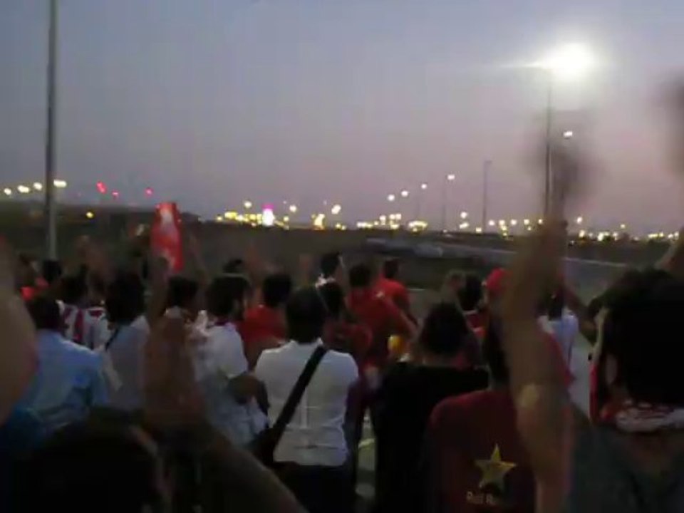 Άφιξη Λεόν Συνθήματα (2)