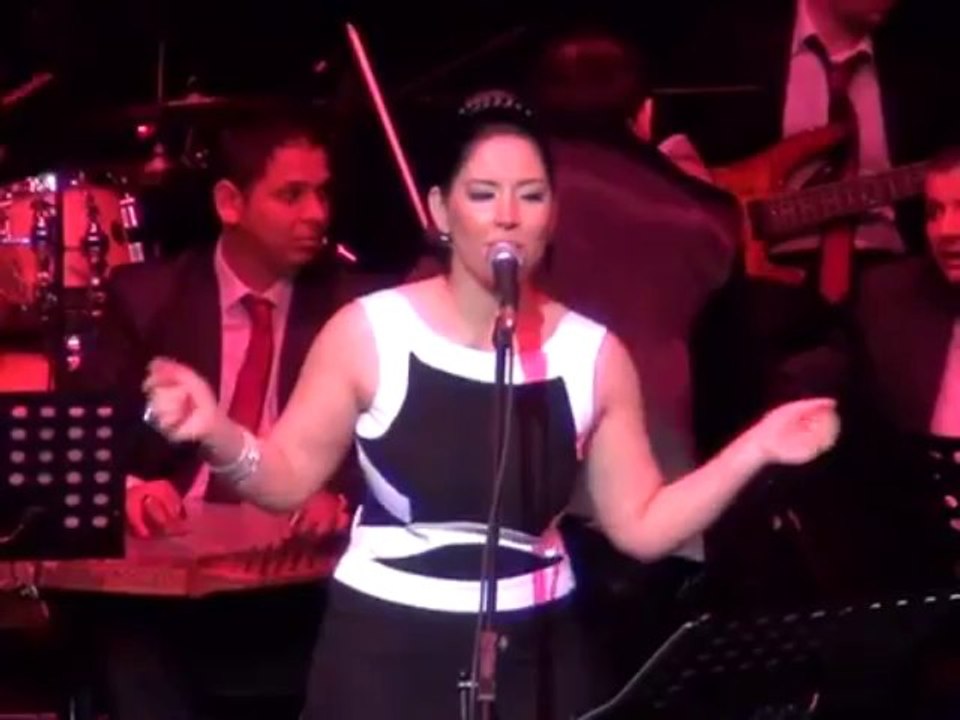 Aysun Tascesme,Sen kalem ol bende kagit yaz beni Yarim Yarim *****