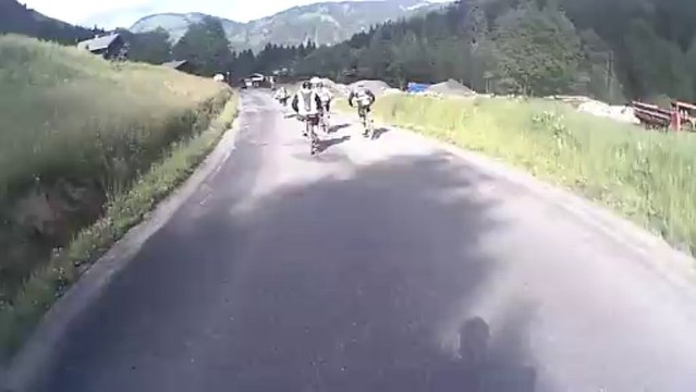 descente sur route vers Chatel