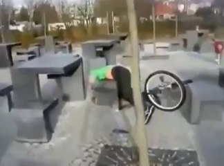 Epic fail : faceplant en VTT Trial !!