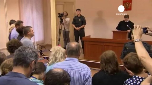 El opositor ruso Alexéi Navalni, declarado culpable de...