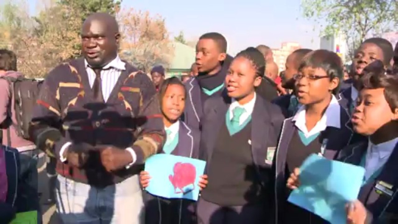 Happy birthday, nelson mandela: 95. im krankenhaus