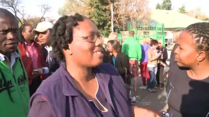 Well-wishers celebrate Mandela's 95th birthday