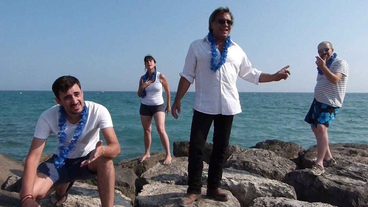 CLIP "Acacias" (BO - Un camping nommé désert)