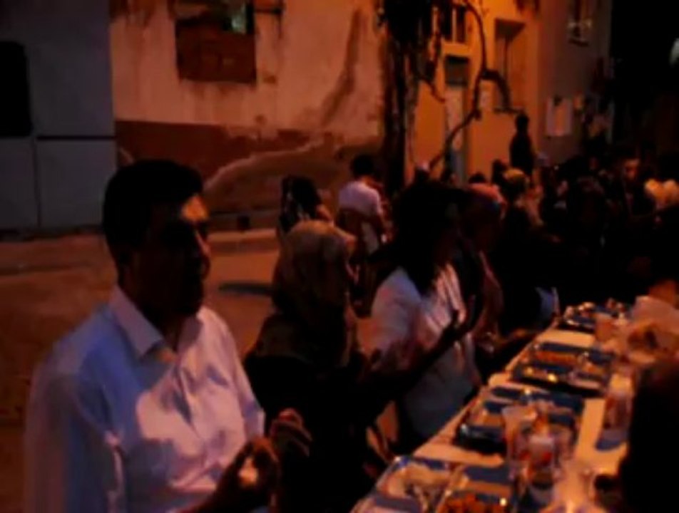 Nesrin Ulema Tire İhsaniye Mahallesi İftar