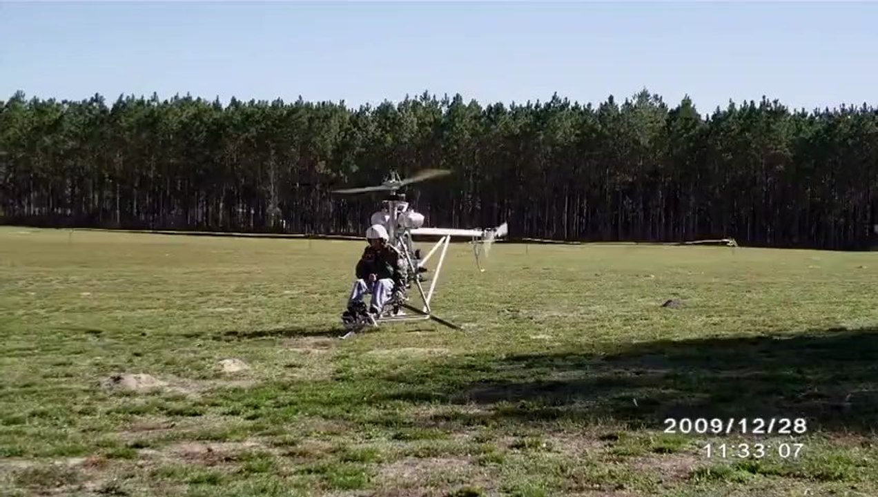 Mosquito helicopter fun fly. Hélicoptère Moustique.