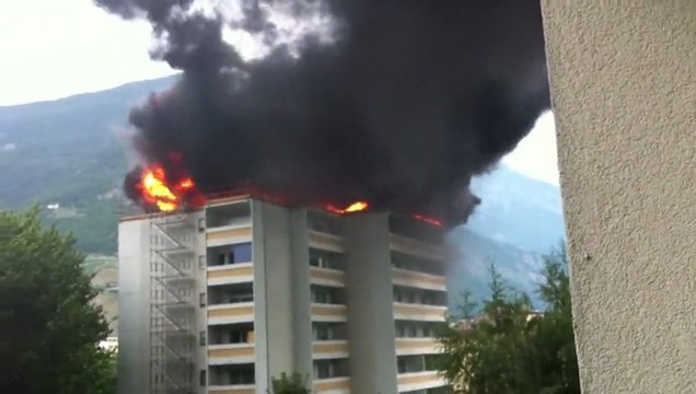 Incendie sur l'immeuble de Martigny (Suisse)