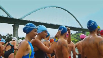 Descenso a nado de la ría de Navia