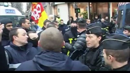 Paris (France) 15/02/2012  Manifestation Pompiers Pros  © LTL News