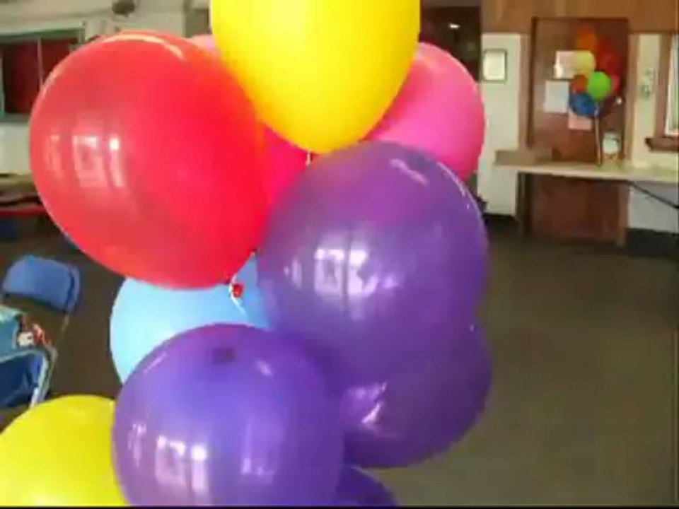 Review a $40 Balloon Clown vs Bent Air Balloons in Vancouver Surrey BC