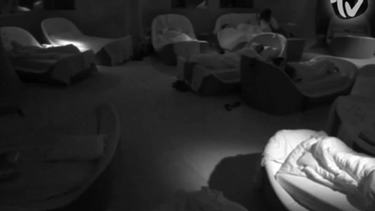 עושים צחוקים בלילה ואבי מתעורר