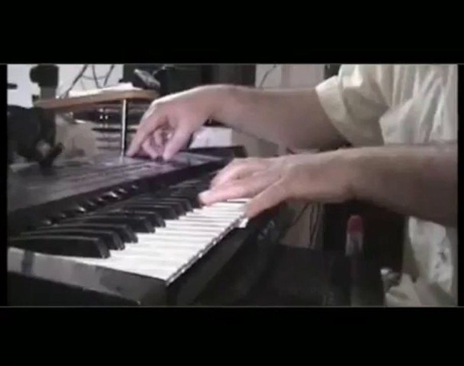 NEW CLIPS 2013_ DIAMONDS NEVER MADE A LADY LYRICS_ AZEDINE ALGERIA - YouTube