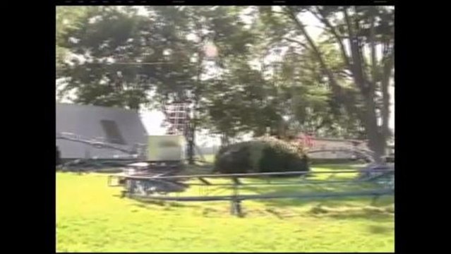 Un américain s'est construit sa propre montagne russe dans son jardin