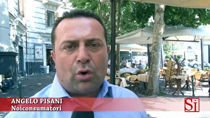 Napoli - I manifesti choc di Noi Consumatori (23.07.13)