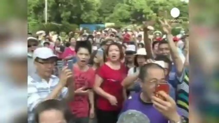 Protesters take to the streets of Chinese city