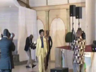 La poetesse Nathy Ebriet les sapeurs et la Sapologie a Sarcelles