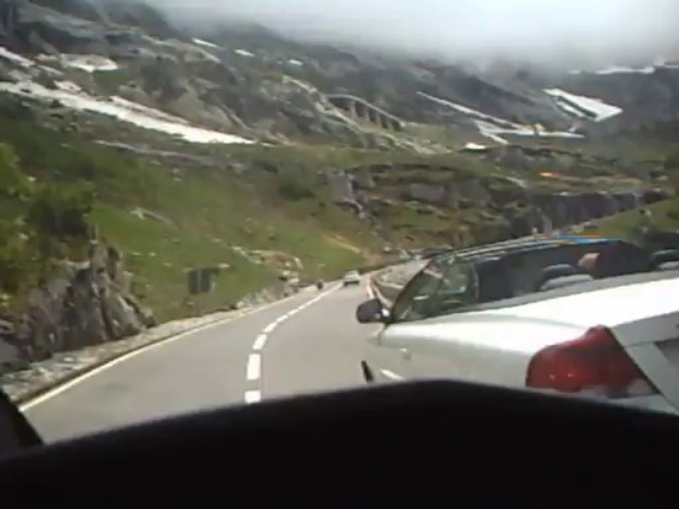 montée col grimsel