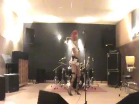 La poetesse Nathy Ebriet Je casse avec le celibat Paris