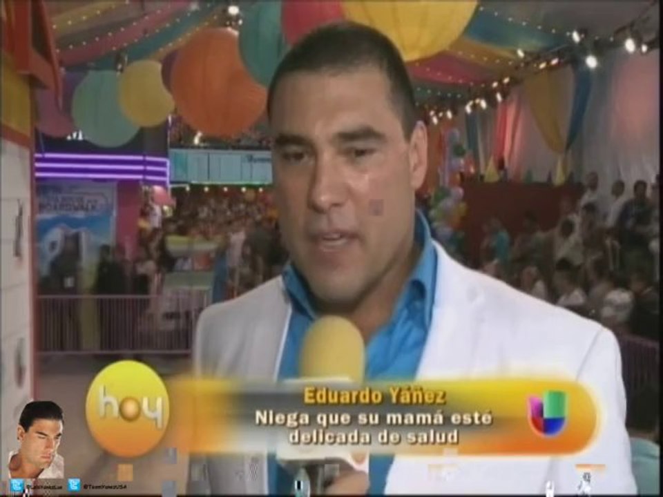 Eduardo Yañez platicando en la Alfombra de los #PJ2013 #NotaHOY