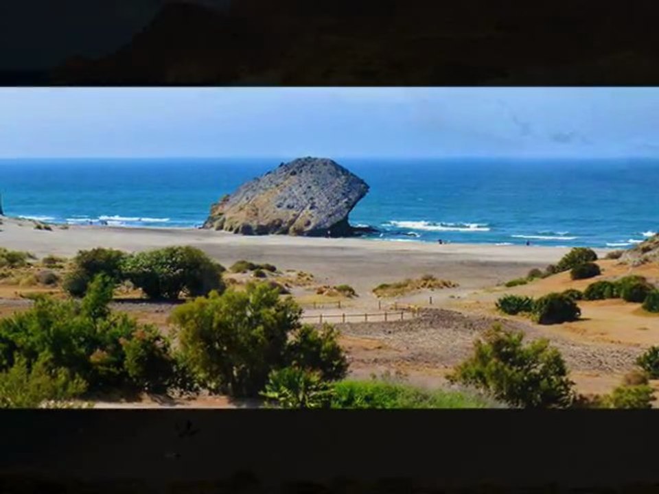 Cabo de Gata-(La pelicula)/Miguel Lòpez Leorrojo.