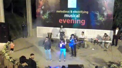 o laal meri cover by komal malik at the concert -2013