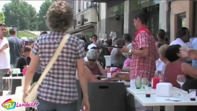 Inauguration de la place de la fontaine d'eau chaude à Dax