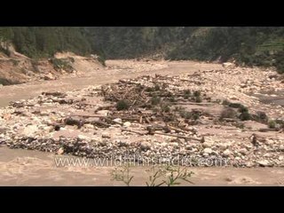 Barren riverbanks at Agastyamuni: Post Floods