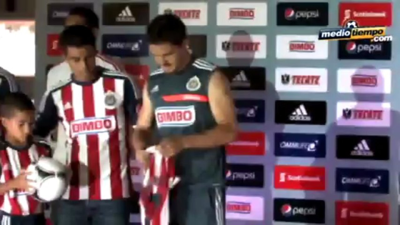 Chivas presenta a sus refuerzos en el Omnilife