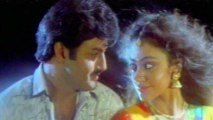 Nari Nari Naduma murari Movie Songs - Pellantune vedikkinde - Bala Krishna Sobhana