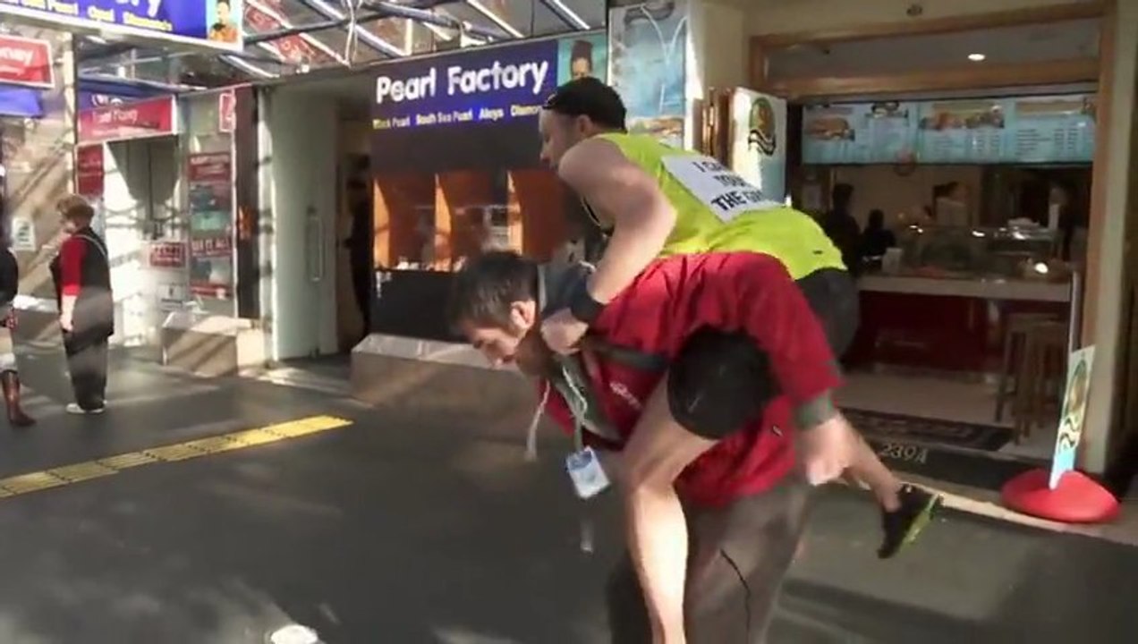 Faire un 400m sans toucher le sol. Trop drôle!