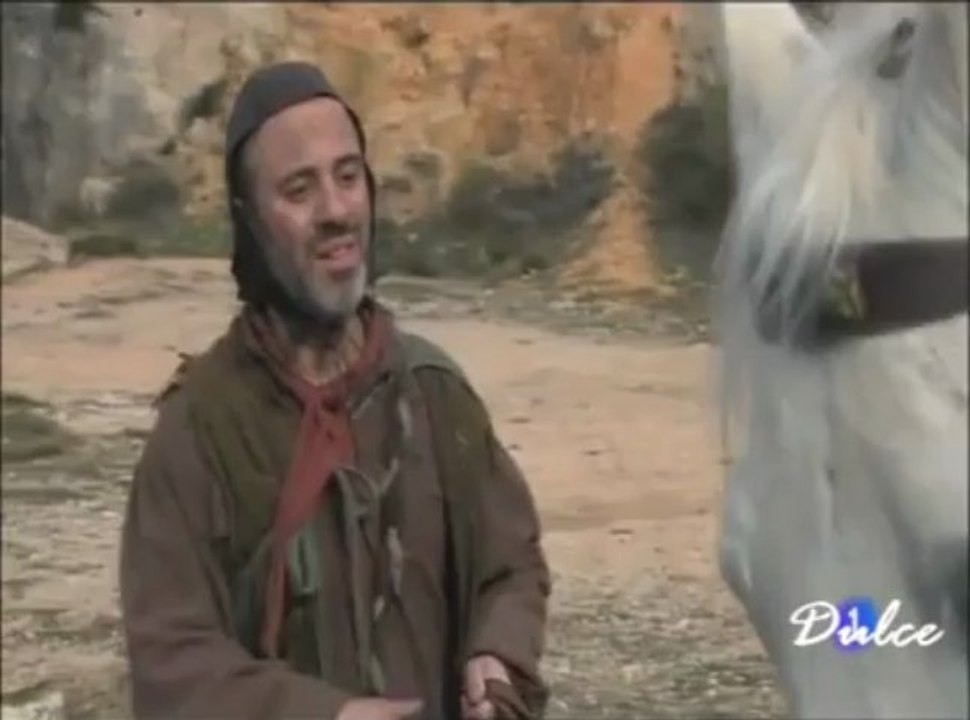 Aguila Roja  ¿De dónde saca usted tanta pluma roja?