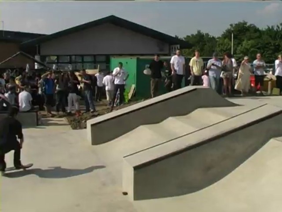 Paul Rodriguez Skateboarding Demo SAFFRON WALDEN