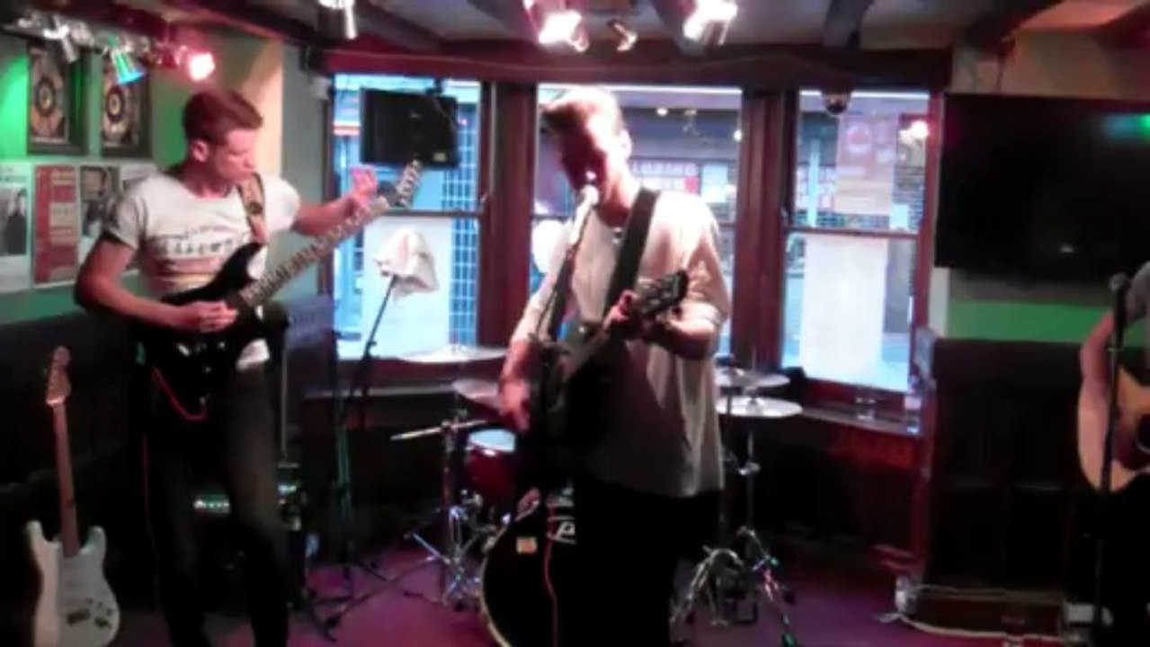 black keys lonley boy by summer snowmen at the bull colchester
