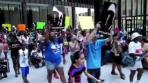 الاميركيين يتظاهرون احتجاجا على تبرئة قاتل شاب أسود