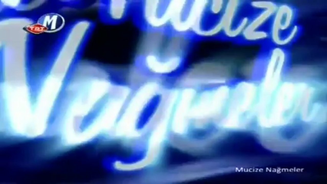 Umut Akyürek £££ O AĞACIN ALTI