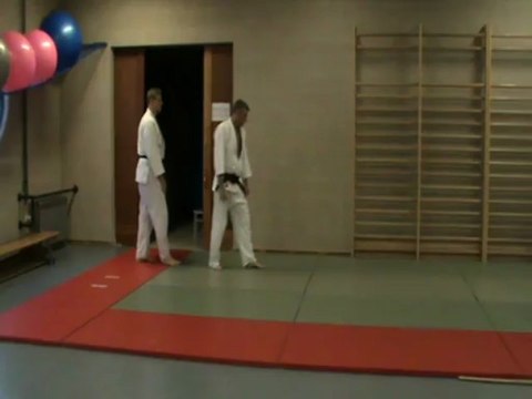 Ushiro eri dori (henka oshi) : soto sabaki