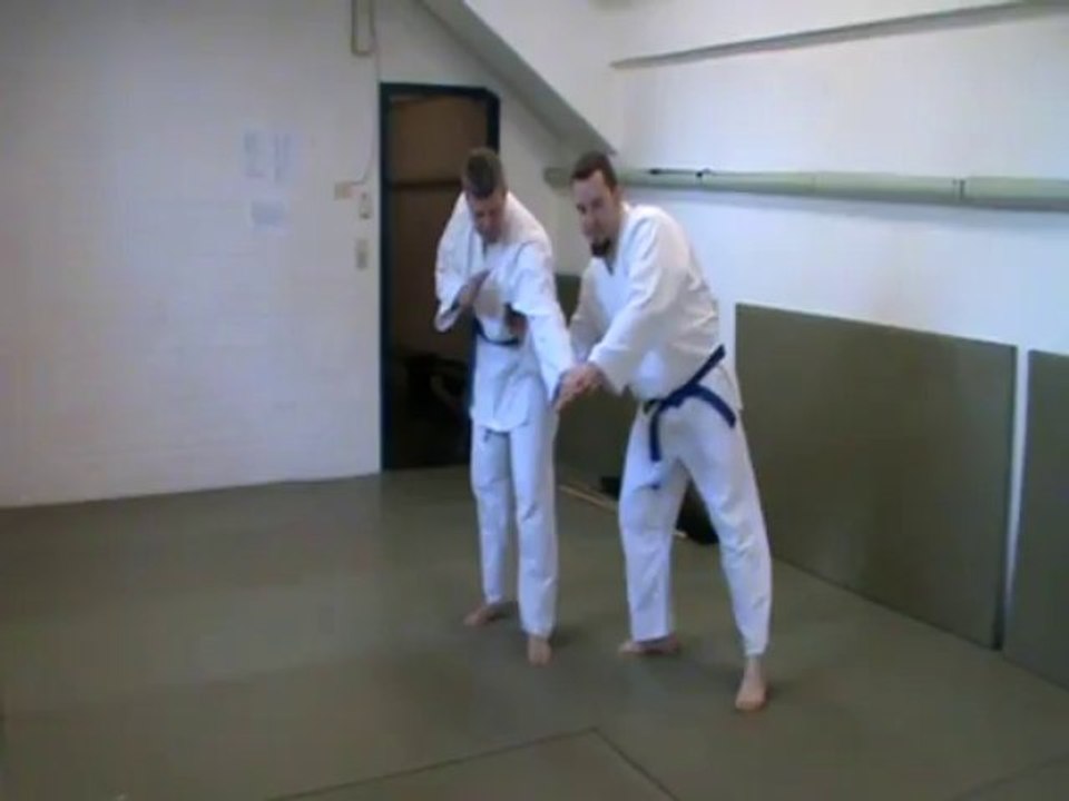 Shomen uchi : koshi nage (kihon)