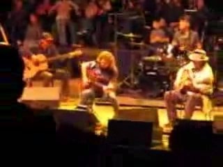 Neil & Pearl Jam Throw Your Hatred Down