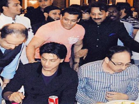 Big hearted Salman Khan takes the initiative Hugs Shahrukh Khan