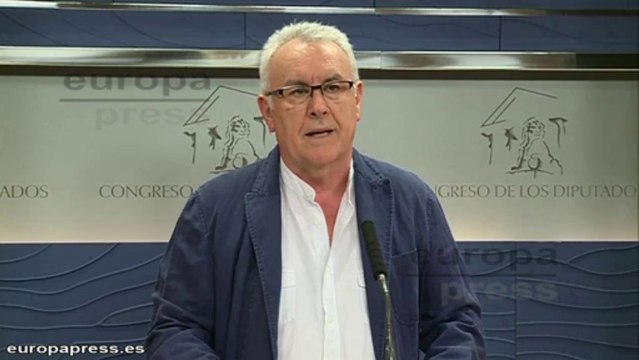 IU dice que Rajoy llega tarde y obligado al Congreso