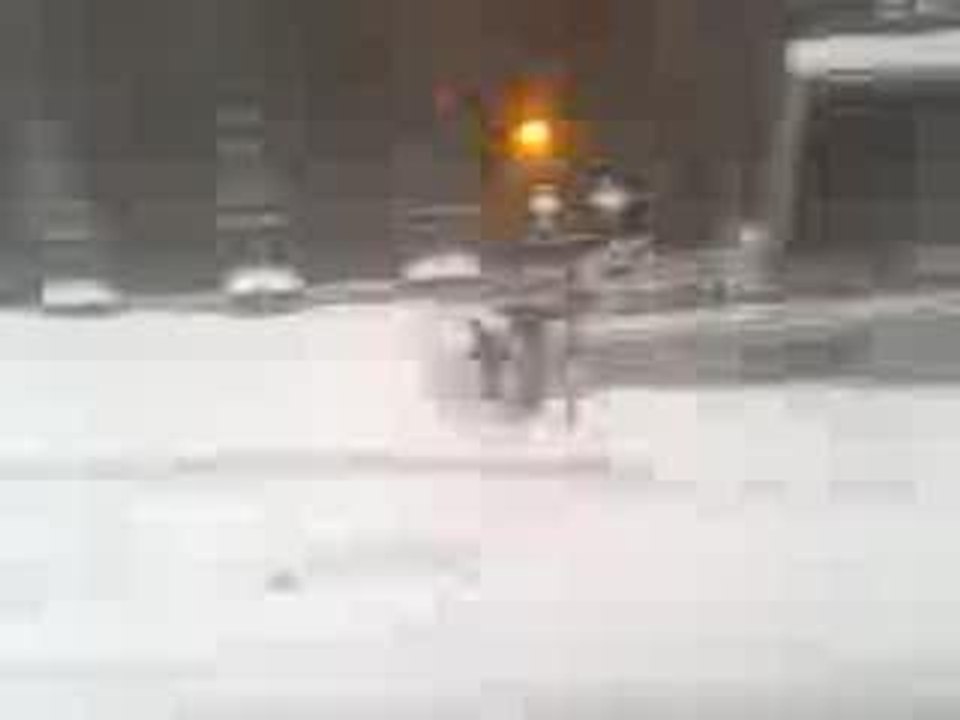 Dénéeigage devant les immeubles