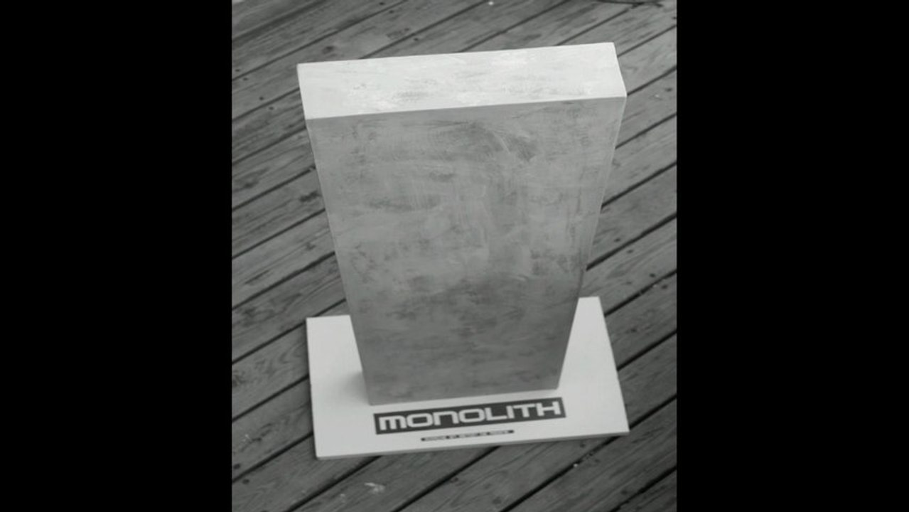 FABRICANT  DE MARCHES ASPECT BETON SUR MESURE POUR ESCALIERS FLOTTANT , LIMON  DOUBLE, ET CENTRAL