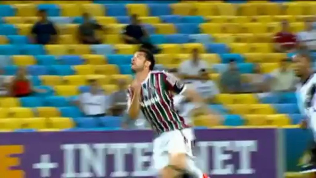 Brasiliero: freds fliegender ellbogen! brutalo-foul von selecao-star