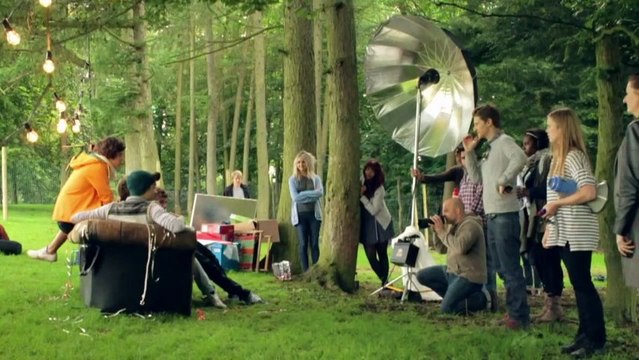 One Direction - Behind the scenes at the photoshoot - Zayn