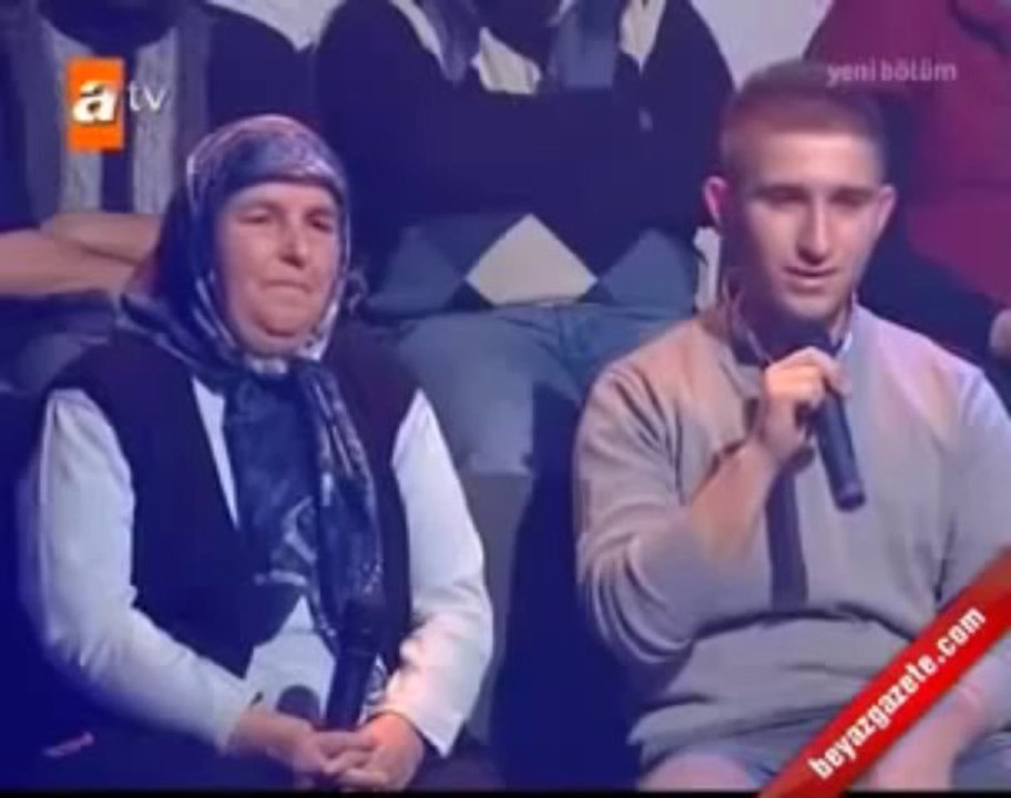 Kim Milyoner Olmak İster Pazarcı Ümmiye Teyze 30 Bini Aldı.mp4_2