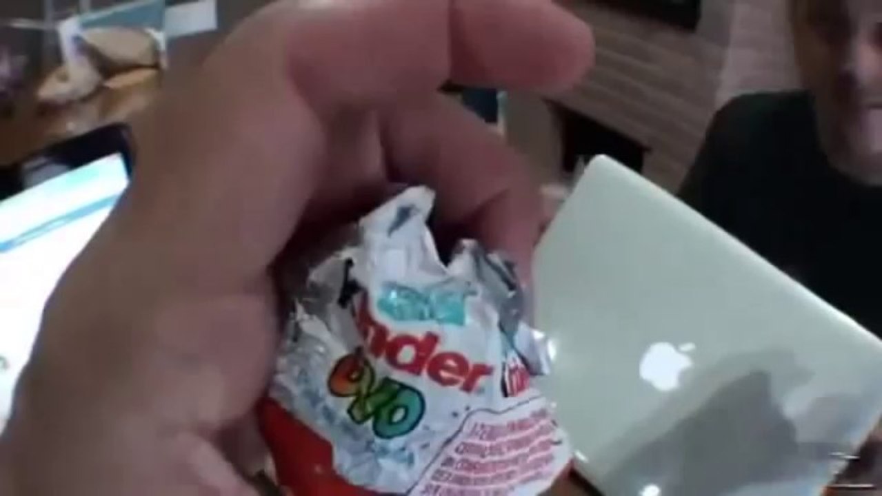 Kinder Süpriz Çikolatası Yerine Gerçek Yumurta Koyan Baba_2