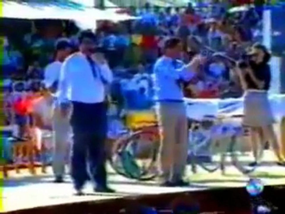 Bispo Edir Macedo ensinando outros pastores a tomar dinheiro dos fiéis da IURD