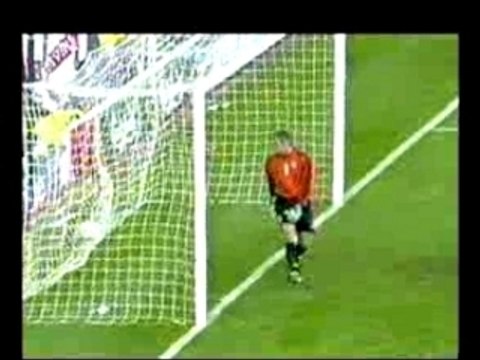 David Beckham tire un coup franc