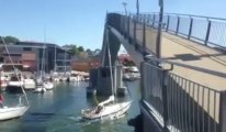 Un bateau se prend un pont!