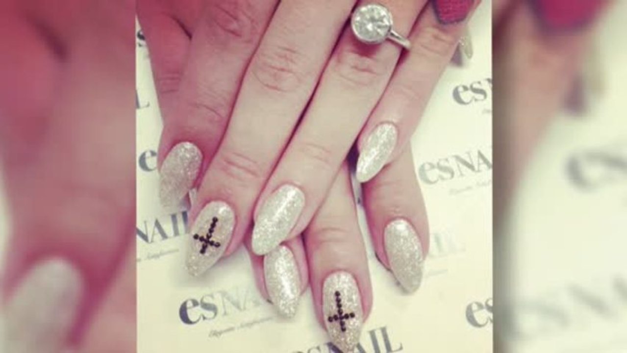 Kelly Osbourne Shows Off Engagement Ring